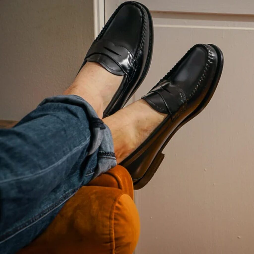 Bass Weejuns Logan Penny Loafers – Timeless men’s penny loafers that capture preppy style and weekend casual fits.